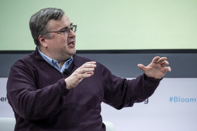 Reid Hoffman, co-founder of LinkedIn and venture capitalist, leaving Microsoft's board to focus on Manus AI