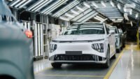 Usine européenne de Xpeng en Autriche, avec des véhicules électriques en production