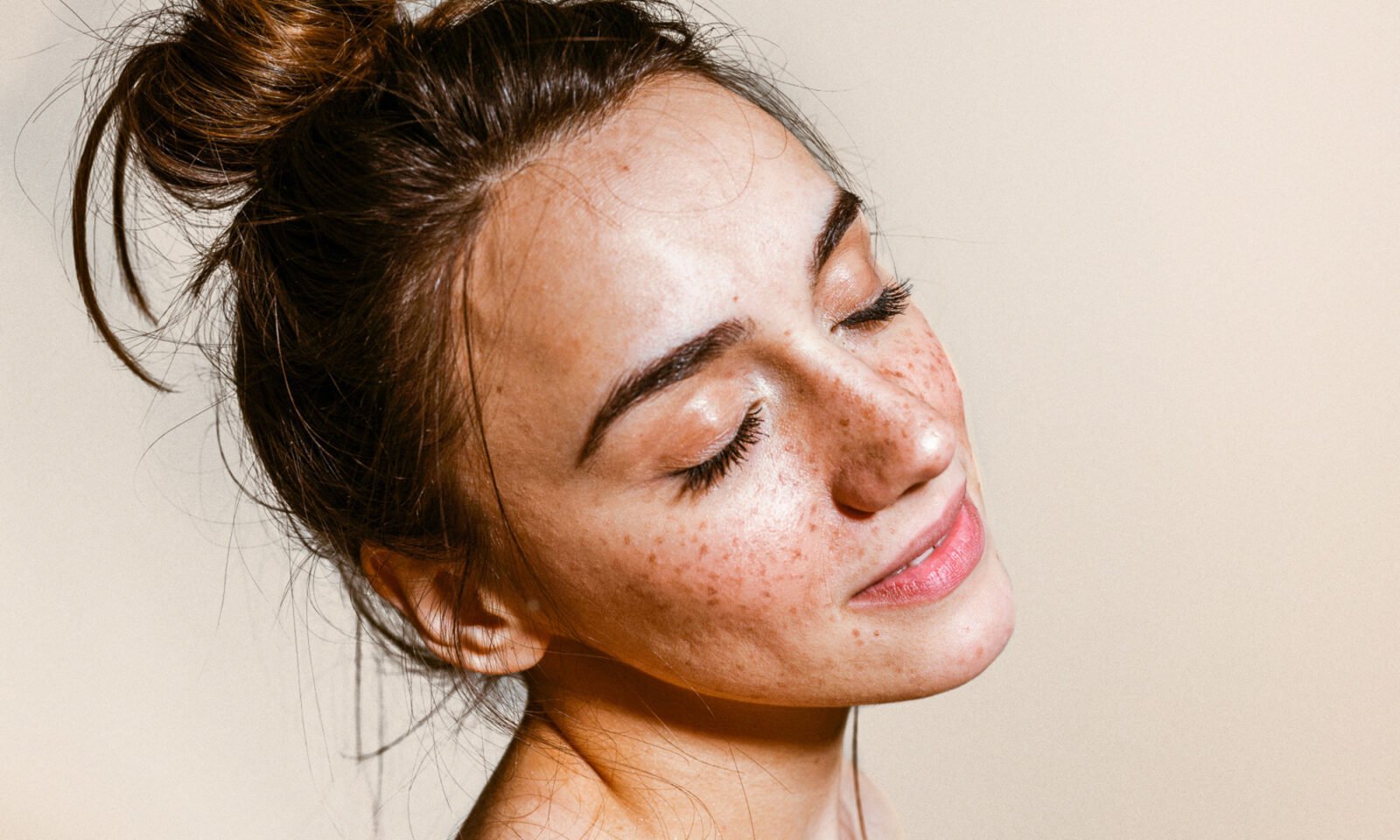 Skincare Revolution: New Ingredient Matches Retinol's Power, Without the Downsides 3 Close-up of radiant, healthy skin with a subtle glow, symbolizing effective skincare ingredients.