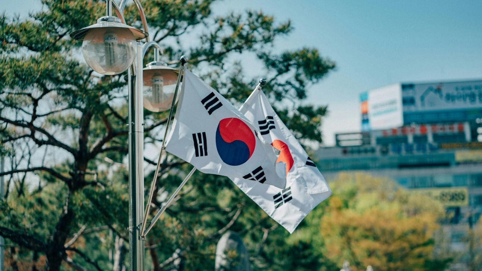 South Korean Giants POSCO & LG CNS Pioneer Blockchain for Global Trade Finance 3 Blockchain technology facilitating trade finance for South Korean corporations.