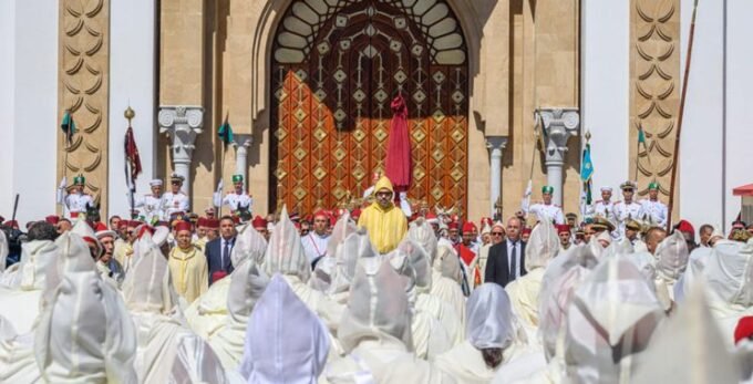 Sa Majesté le Roi Mohammed VI présidant la cérémonie d'allégeance à Tétouan lors de la Fête du Trône.