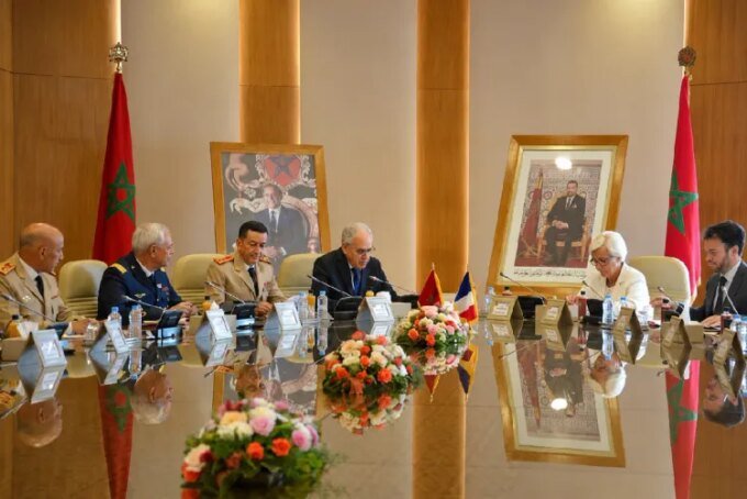 Abdeltif Loudyi et Catherine Vautrin lors de leur rencontre à Rabat pour renforcer la coopération militaire.