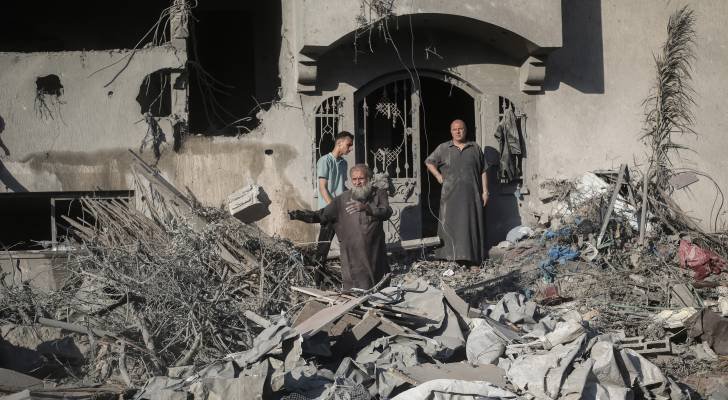 اللجنة الوطنية لإدارة غزة: جاهزية تامة لمرحلة التعافي وإعادة الإعمار 3 صورة بانورامية لقطاع غزة تظهر آثار الدمار وجهود إعادة الإعمار، مع التركيز على الأمل في مستقبل أفضل.