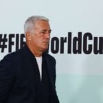 صورة لمدرب المنتخب الجزائري في مؤتمر صحفي