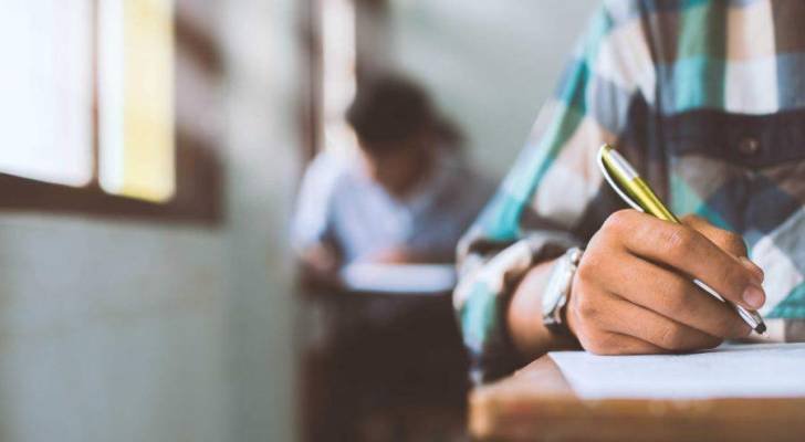 صورة لطلاب يؤدون امتحان التوجيهي في الأردن