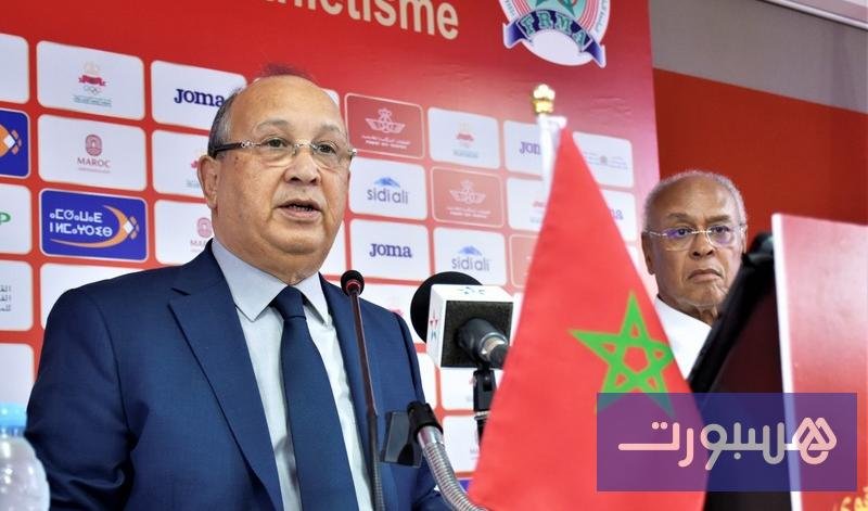 الجامعة الملكية المغربية لألعاب القوى تعقد جمعها العام: إنجازات وتطلعات مستقبلية 3 صورة جماعية لأعضاء المكتب المديري للجامعة الملكية المغربية لألعاب القوى ورئيسها عبد السلام أحيزون خلال الجمع العام
