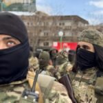 المقاتلون الأجانب في سوريا: ضغوط أمريكية وتحركات حدودية تضع الشرع أمام مفترق طرق 6 عرض عسكري لكتيبة خالد التابعة لهيئة تحرير الشام في دمشق بعد الإطاحة ببشار الأسد، 27 ديسمبر 2024.