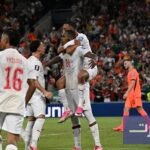 صورة للاعبي المنتخب المغربي وهم يستحوذون على الكرة في مباراة بكأس العالم 2026