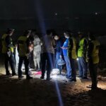 صورة لحافلة تم توقيفها من قبل عناصر الدرك الملكي في عملية إحباط هجرة غير نظامية قرب الفنيدق.