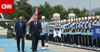 الرئيس الأمريكي السابق دونالد ترامب والرئيس التركي رجب طيب أردوغان في لقاء رسمي.