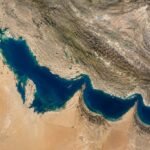 نشرة الجمعة: جيفرسون والقرآن، تحولات الشرق الأوسط، وتنافس القوى الإقليمية 6 صورة تجمع بين رموز أمريكية وشرق أوسطية، أو خريطة للشرق الأوسط مع إبراز نقاط التوتر
