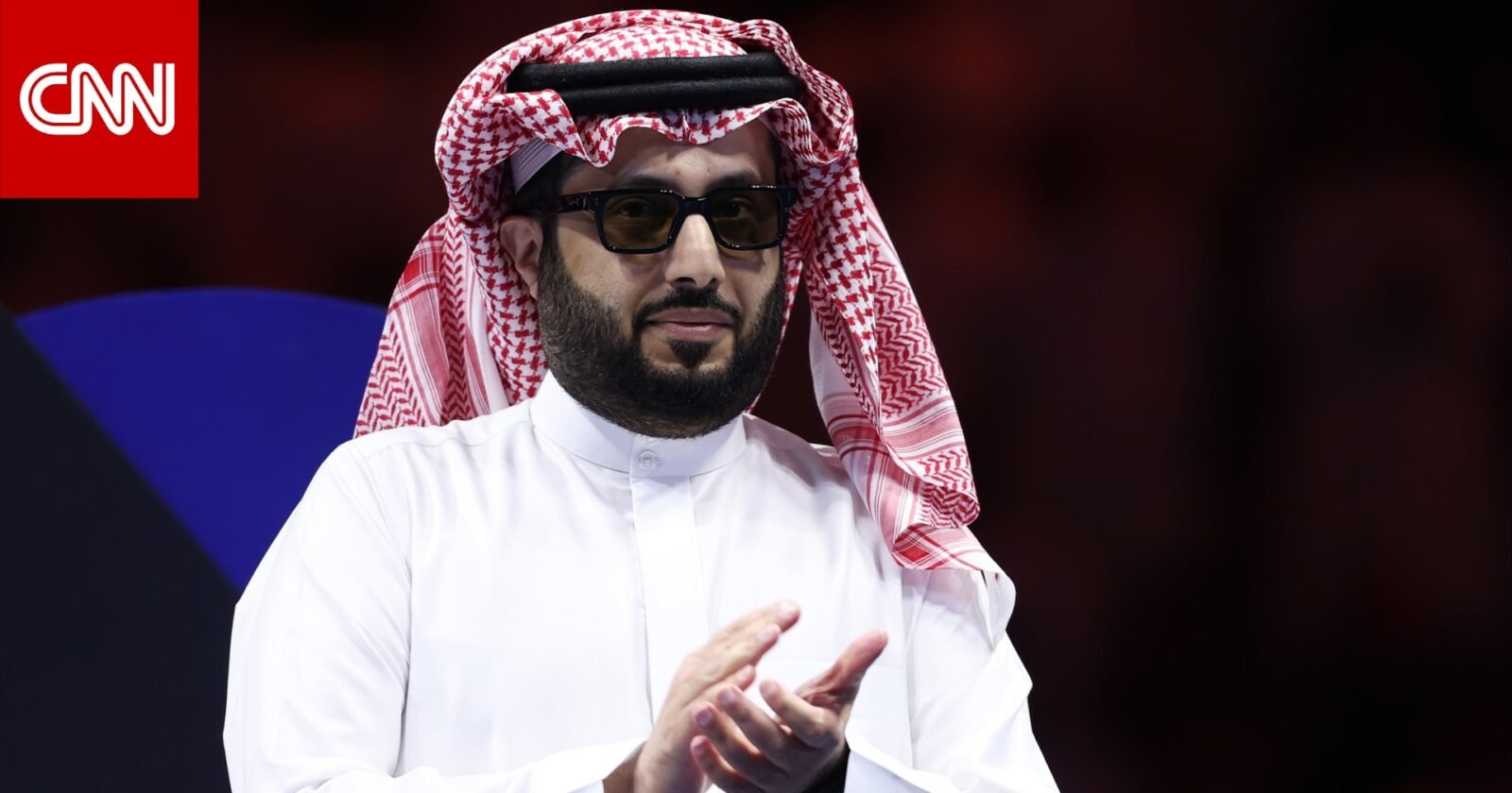 صورة مركبة تظهر تركي آل الشيخ يتحول إلى حسام حسن، مع إشارة إلى بيب غوارديولا، بعد تأهل منتخب مصر.