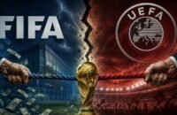 شعار الاتحاد الأوروبي لكرة القدم (يويفا) وشعار الاتحاد الدولي لكرة القدم (فيفا) يرمزان للخلاف حول حقوق كأس العالم.