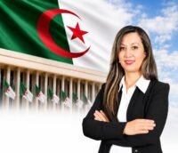 صورة للدكتورة خليدة بوفدش، أول امرأة تترأس الغرفة الأولى للبرلمان الجزائري.
