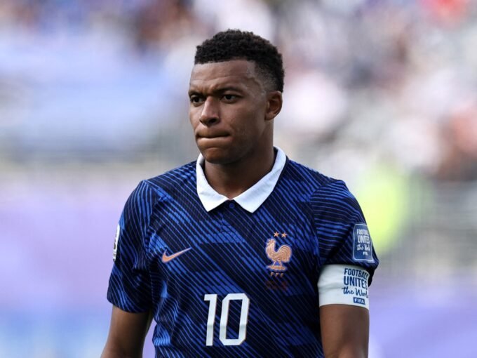 كيليان مبابي يقود منتخب فرنسا كقائد وهداف في كأس العالم