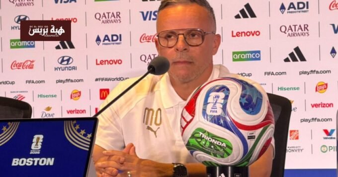 الناخب الوطني محمد وهبي واللاعب إبراهيم دياز في المؤتمر الصحفي للمنتخب المغربي