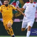 تعادل مثير يؤجل الحسم في ذهاب سد الصعود بين اتحاد تواركة وشباب المسيرة 6 صورة للاعبي فريقي اتحاد تواركة وشباب المسيرة خلال مباراة ذهاب سد الصعود