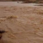 منخفض جوي قوي يهدد وسط المتوسط بأمطار غزيرة وفيضانات 8 صورة توضيحية لسيول جارفة جراء أمطار غزيرة