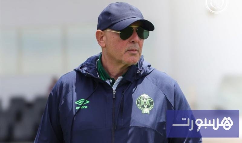 صورة للمدرب نصر الدين نابي وهو يوجه رسالة إلى جماهير الرجاء الرياضي عبر منصات التواصل الاجتماعي.