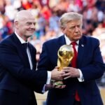صورة لهاني أبو ريدة رئيس الاتحاد المصري لكرة القدم يتحدث عن قرار الفيفا وهدف مصر الملغى.
