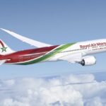Un avion de Royal Air Maroc avec le logo des Lions de l'Atlas, symbolisant le pont aérien vers Boston pour les supporters du Mondial 2026.