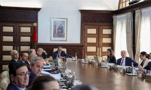 Le Gouvernement Marocain Renforce son Exécutif : Vague de Nominations Stratégiques à des Fonctions Clés 3 Vue panoramique de Rabat avec des bâtiments gouvernementaux, symbolisant les nominations au sein du Conseil de gouvernement marocain.