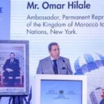 L'ambassadeur Omar Hilale s'exprimant lors d'un colloque international sur l'action humanitaire multilatérale, soulignant l'engagement du Maroc et sa vision royale.