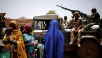 Des soldats des Forces armées maliennes (Fama) en patrouille à Ndaki, Mali, en juillet 2019.