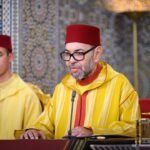 Mohammed VI : Un Discours du Trône résolument tourné vers la souveraineté économique et la stabilité du Maroc 6 Le Roi Mohammed VI du Maroc prononçant le discours du Trône, soulignant l'importance de la souveraineté économique et de la stabilité.