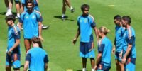 Joueurs de football espagnols et belges en action sur un terrain de stade, symbolisant le quart de finale de la Coupe du monde 2026.