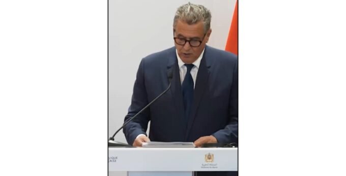 Maroc-France : Akhannouch scelle une nouvelle ère de partenariat d'exception 9 Aziz Akhannouch et Sébastien Lecornu lors d'un point de presse conjoint, symbolisant le partenariat renforcé entre le Maroc et la France.