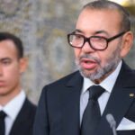 Le Maroc, Architecte de son Influence : Une Ascension Remarquable sur la Scène Mondiale 6 Illustration du rayonnement international du Maroc, avec des symboles de sa culture, de sa diplomatie et de son développement économique.