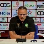 Mohamed Ouahbi lors d'une conférence de presse, discutant de la Coupe du Monde 2026