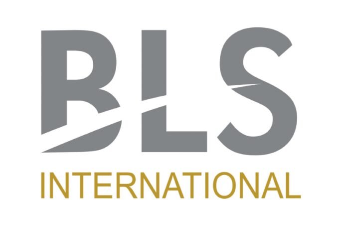 Un écran d'ordinateur affichant une interface de prise de rendez-vous pour les visas, symbolisant la digitalisation et la sécurité renforcée des services de BLS International au Maroc.