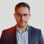 Adil Khalis, économiste expert en entrepreneuriat et secteur privé, discutant de la transformation numérique des entreprises marocaines.