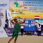 Joueurs marocains de beach-volley célébrant leur victoire en demi-finale.