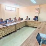 Béni Mellal-Khénifra : Une Stratégie Avant-Gardiste pour la Continuité des Soins 8 Le Dr Kamal El Yensli, directeur régional de la Santé et de la protection sociale de Béni Mellal-Khénifra, présidant une réunion de coordination.