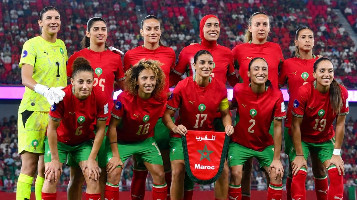Les joueuses de l'équipe nationale féminine du Maroc, les Lionnes de l'Atlas, célébrant un but lors d'un match de la CAN féminine.