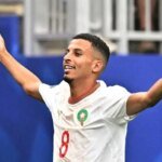 صورة للاعب عز الدين أوناحي في مباراة كرة قدم