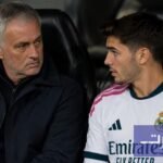 المدرب البرتغالي جوزيه مورينيو خلال مؤتمر صحفي لريال مدريد