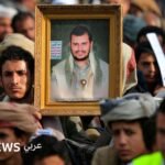 أعمدة دخان تتصاعد من مصفاة نفط تابعة لأرامكو السعودية في جيزان.