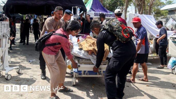 فرق الإنقاذ تعمل في منطقة جبلية متضررة من الزلزال في إندونيسيا