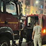 صورة لرجال الوقاية المدنية أثناء إنقاذ رجل مسن من حفرة ورش بناء في مراكش