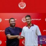 اللاعب صلاح الدين الصوفي يوقع عقد انضمامه لنادي الوداد الرياضي