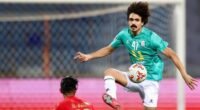 صورة للمدافع مصطفى معوض بقميص أحد الأندية التي لعب لها