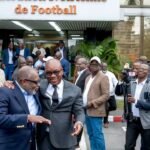 Yacine Idriss Diallo (à dr.) dépose sa candidature pour la présidence de la Fédération Ivoirienne de Football, le 10 août 2026, accompagné de Malick Tohé.