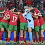 Lionnes de l'Atlas : L'Ascension Fulgurante du Football Féminin Marocain, Prêtes pour le Sacre Continental 6 Photo d'équipe des Lionnes de l'Atlas célébrant une victoire sur le terrain de football.
