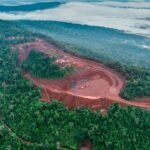 Vue aérienne du gisement de fer de Belinga dans la province de l'Ogooué-Ivindo, Gabon.