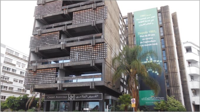 Représentants du Crédit Agricole du Maroc lors de l'événement « CAM MDM – Racines & Horizons » à Marrakech, présentant des solutions de financement à la diaspora marocaine.