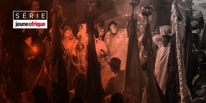 Des femmes invoquant Lalla Aïcha (Aïcha Kandicha) au festival de Sidi Ali, près de Meknès, le 21 janvier 2014.